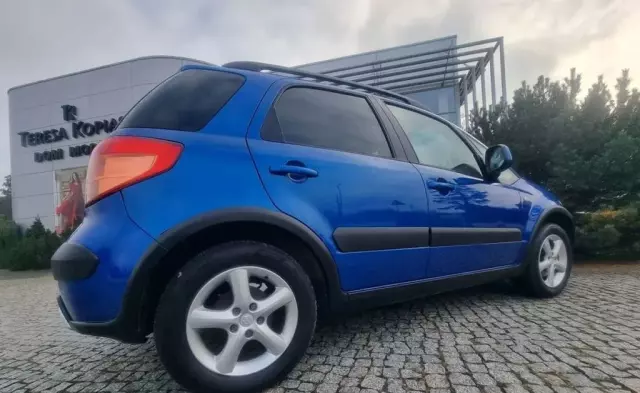 SUZUKI Sx4 