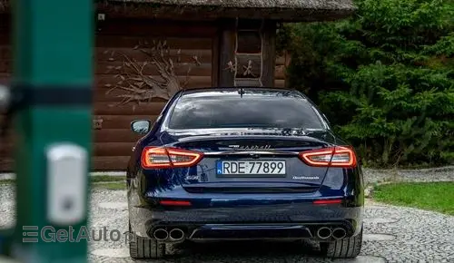 MASERATI Quattroporte 