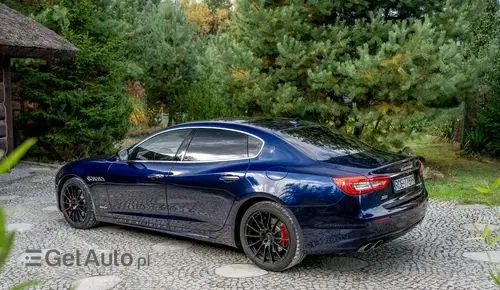 MASERATI Quattroporte 