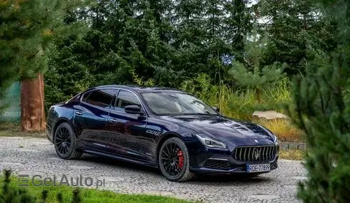 MASERATI Quattroporte 