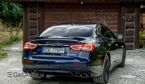 MASERATI Quattroporte 