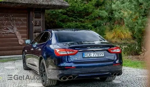 MASERATI Quattroporte 