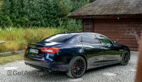 MASERATI Quattroporte 