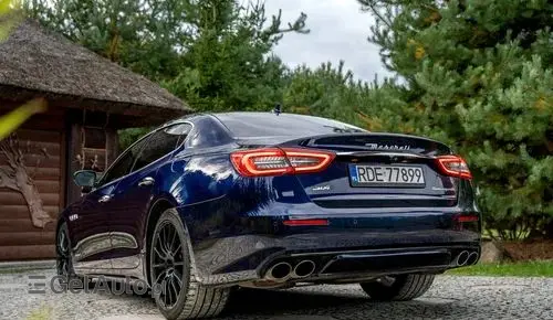 MASERATI Quattroporte 