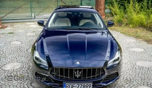 MASERATI Quattroporte 