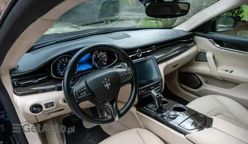 MASERATI Quattroporte 