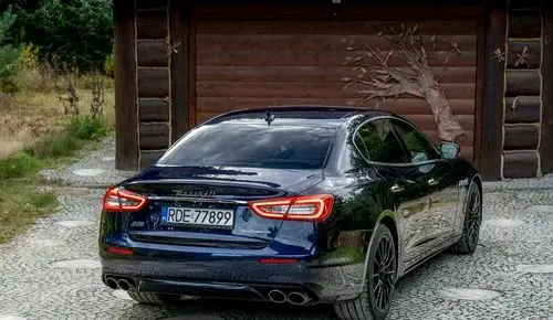 MASERATI Quattroporte 
