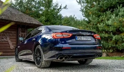 MASERATI Quattroporte 