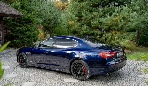 MASERATI Quattroporte 