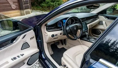 MASERATI Quattroporte 