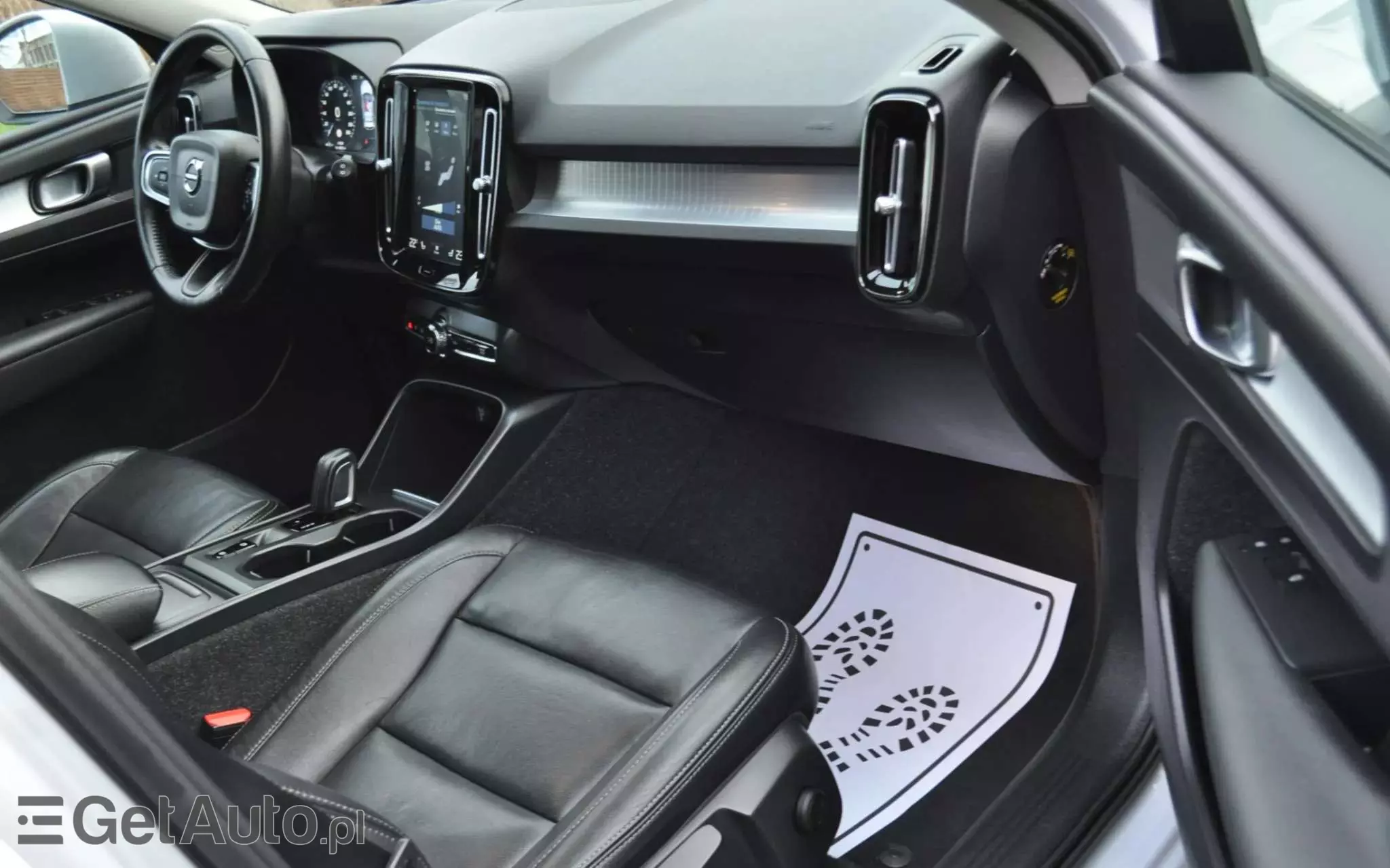 VOLVO XC 40 D3 Momentum Pro