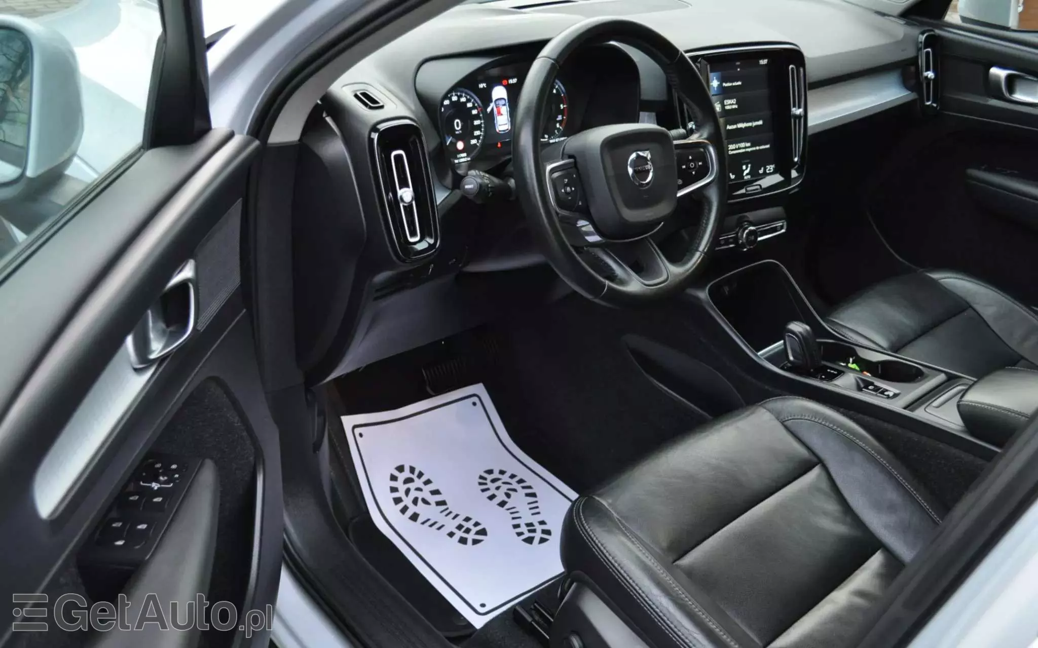 VOLVO XC 40 D3 Momentum Pro