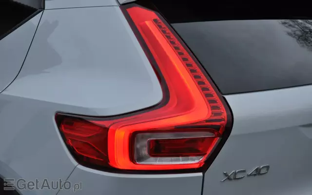 VOLVO XC 40 D3 Momentum Pro