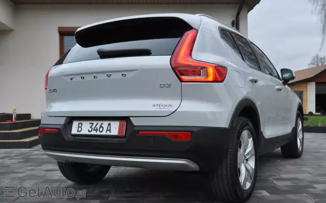 VOLVO XC 40 D3 Momentum Pro