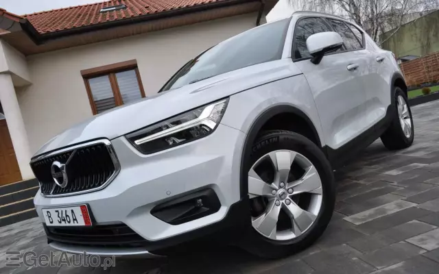 VOLVO XC 40 D3 Momentum Pro