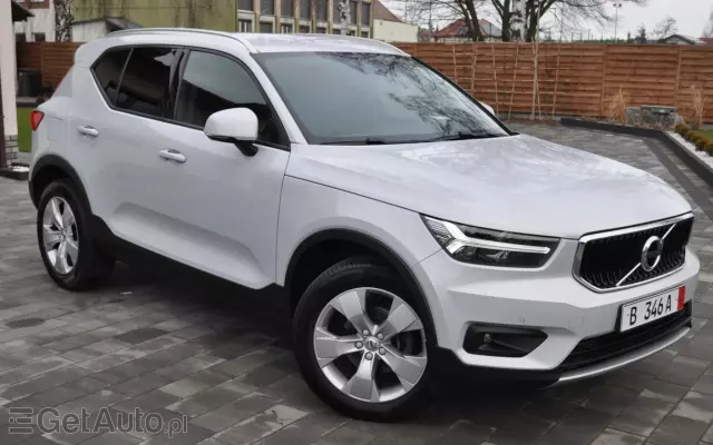 VOLVO XC 40 D3 Momentum Pro