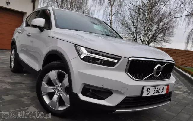 VOLVO XC 40 D3 Momentum Pro