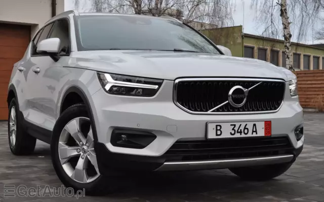 VOLVO XC 40 D3 Momentum Pro