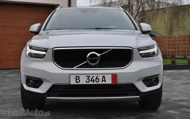 VOLVO XC 40 D3 Momentum Pro
