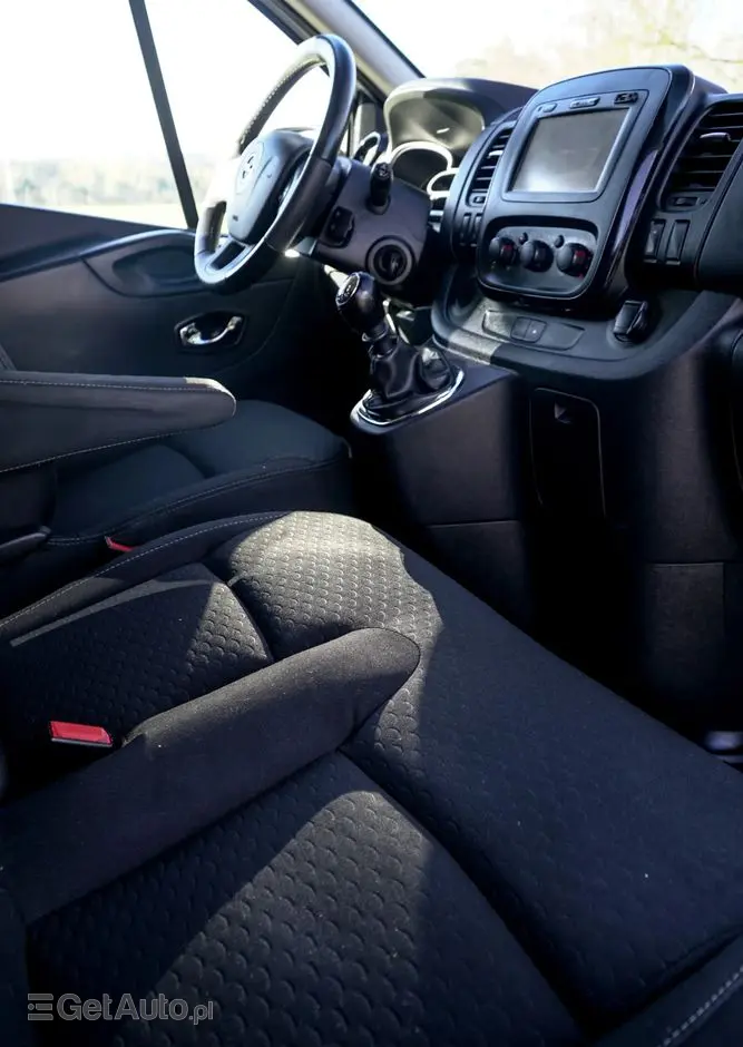 OPEL Vivaro 