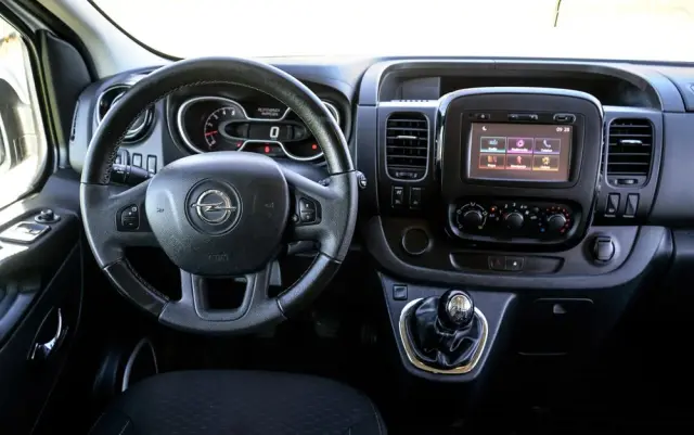 OPEL Vivaro 