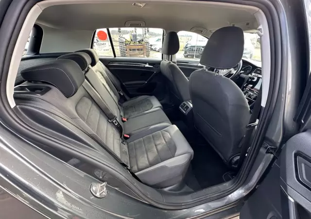 VOLKSWAGEN Golf 2.0 BlueTDI DSG Highline