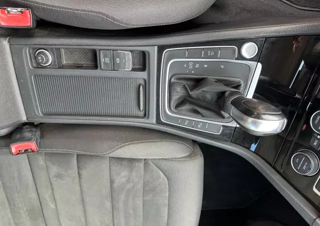 VOLKSWAGEN Golf 2.0 BlueTDI DSG Highline