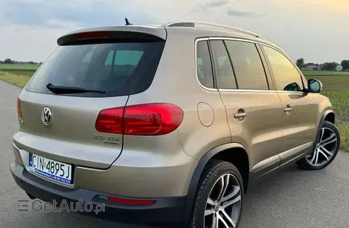 VOLKSWAGEN Tiguan 