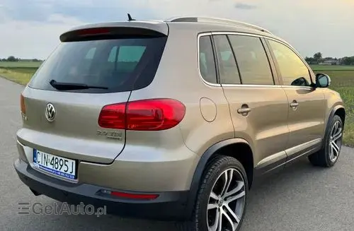 VOLKSWAGEN Tiguan 