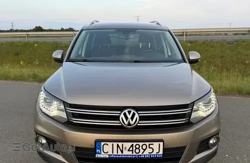 VOLKSWAGEN Tiguan 