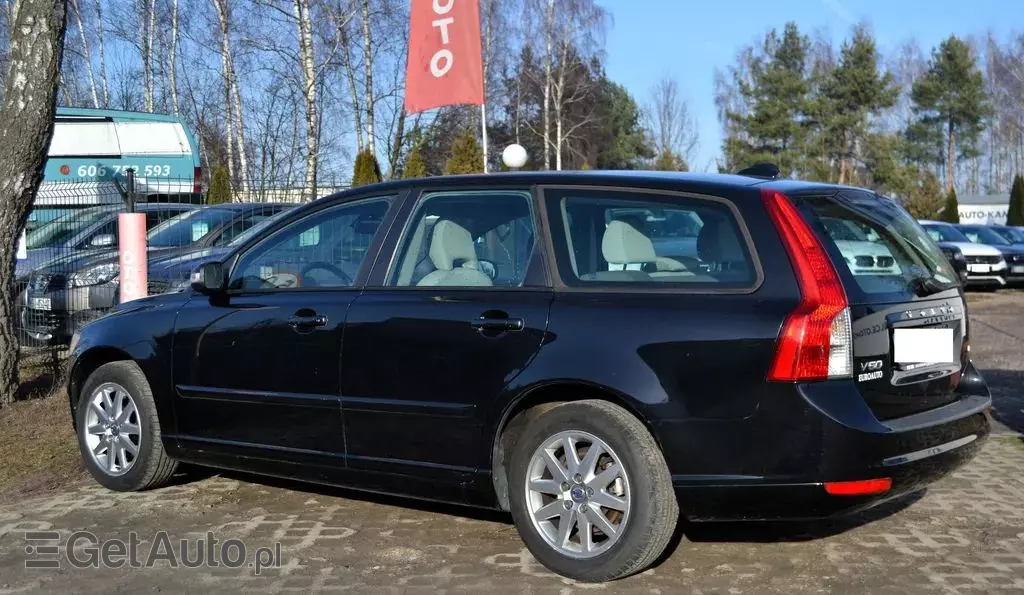 VOLVO V50 