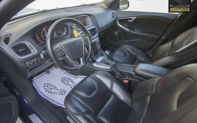 VOLVO V40 D3 Drive-E Ocean Race