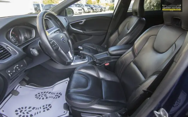 VOLVO V40 D3 Drive-E Ocean Race