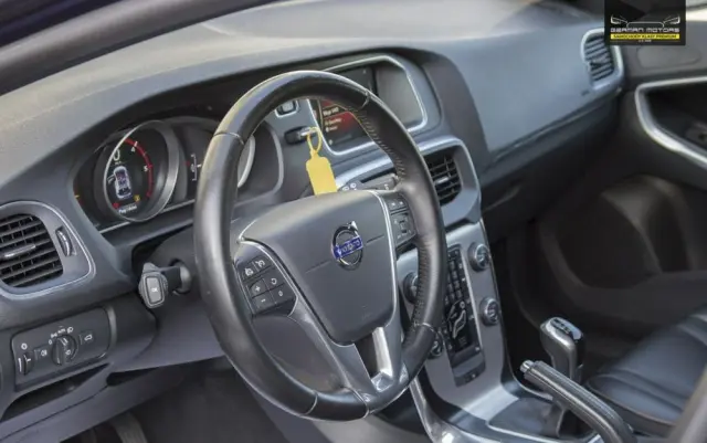 VOLVO V40 D3 Drive-E Ocean Race