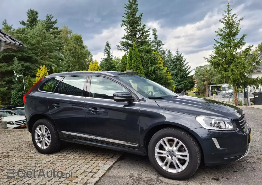 VOLVO XC 60 D3 Momentum