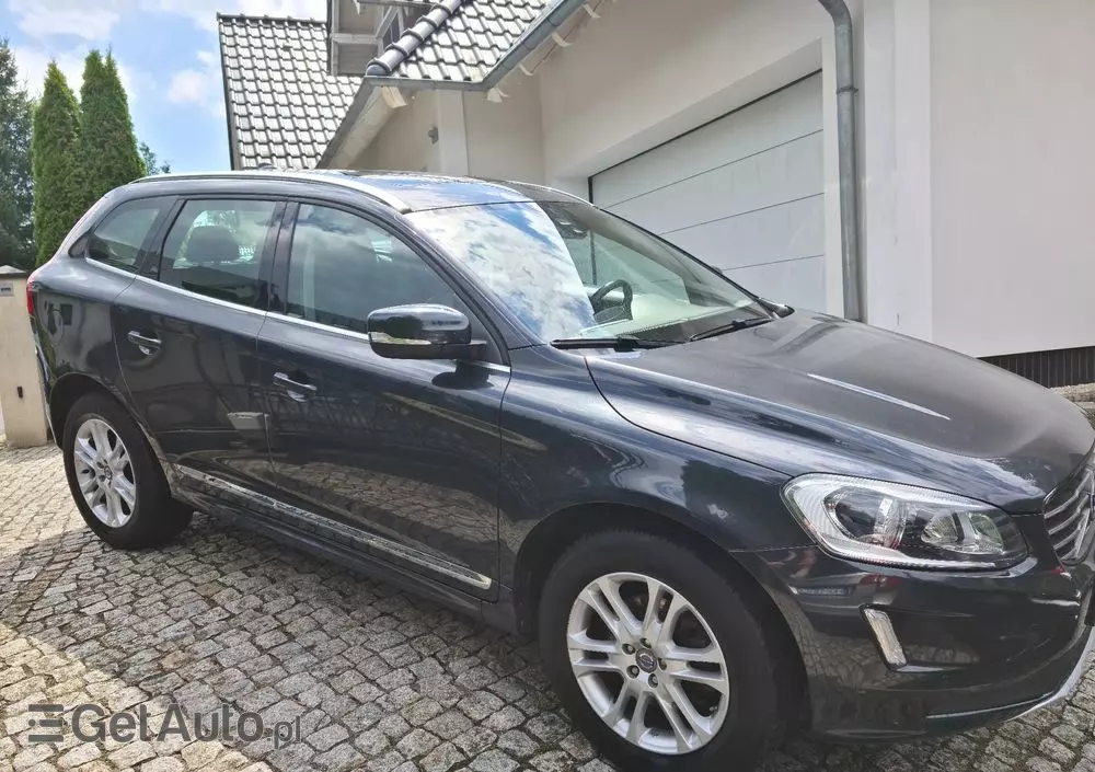 VOLVO XC 60 D3 Momentum