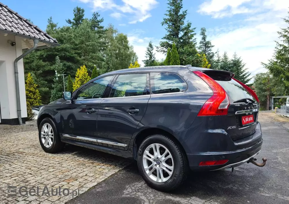 VOLVO XC 60 D3 Momentum