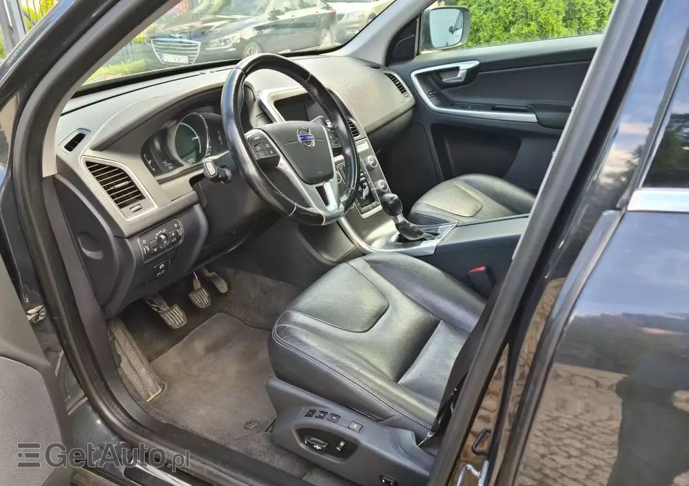 VOLVO XC 60 D3 Momentum