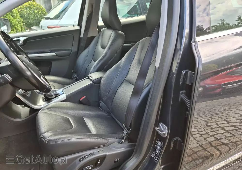 VOLVO XC 60 D3 Momentum