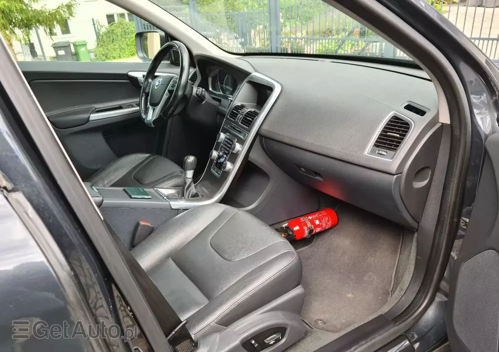 VOLVO XC 60 D3 Momentum