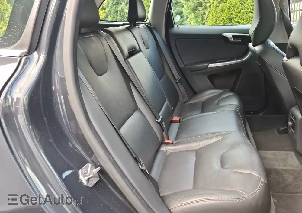 VOLVO XC 60 D3 Momentum