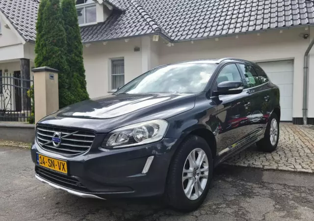 VOLVO XC 60 D3 Momentum