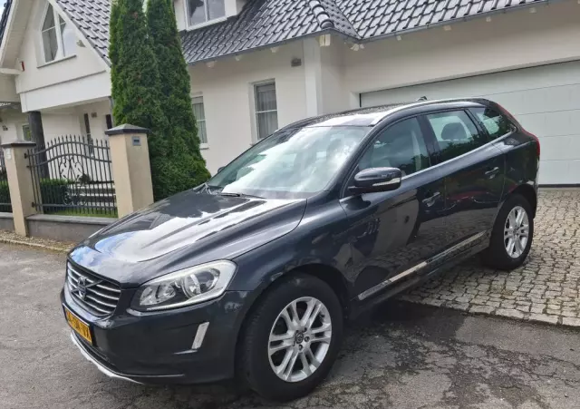 VOLVO XC 60 D3 Momentum
