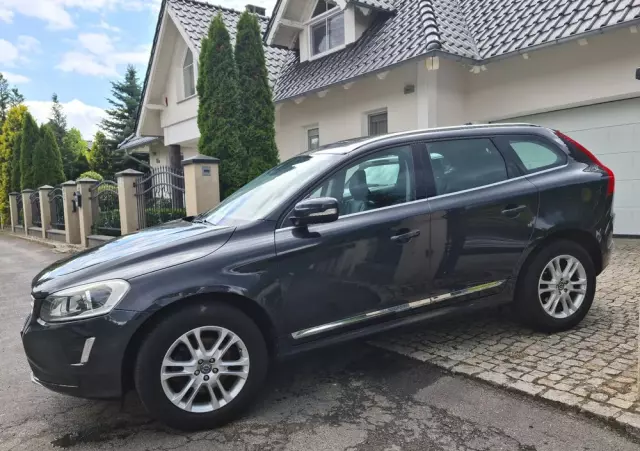 VOLVO XC 60 D3 Momentum