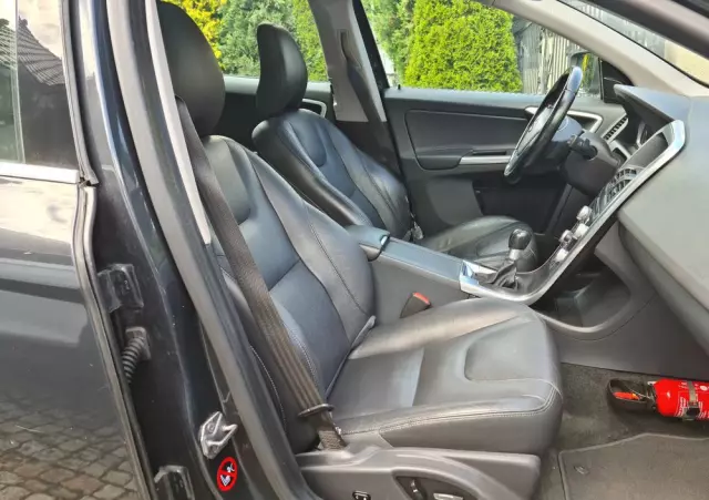 VOLVO XC 60 D3 Momentum