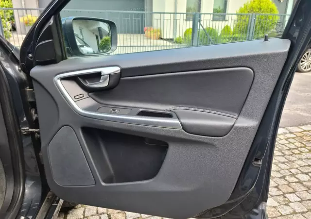 VOLVO XC 60 D3 Momentum