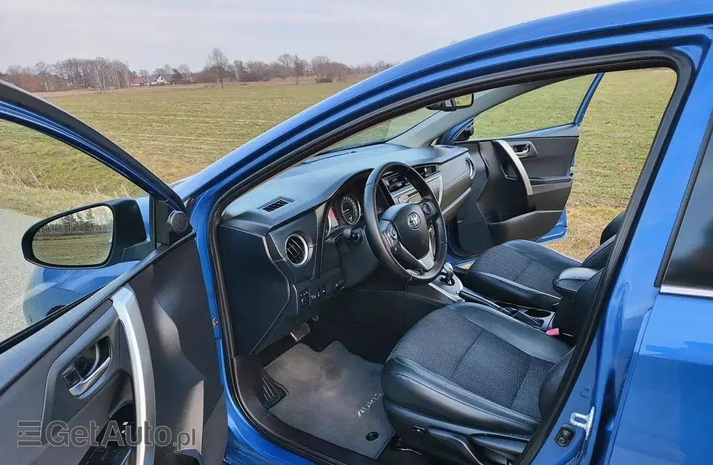 TOYOTA Auris 1.8 VVT-i (136 KM) Hybrid E-CVT