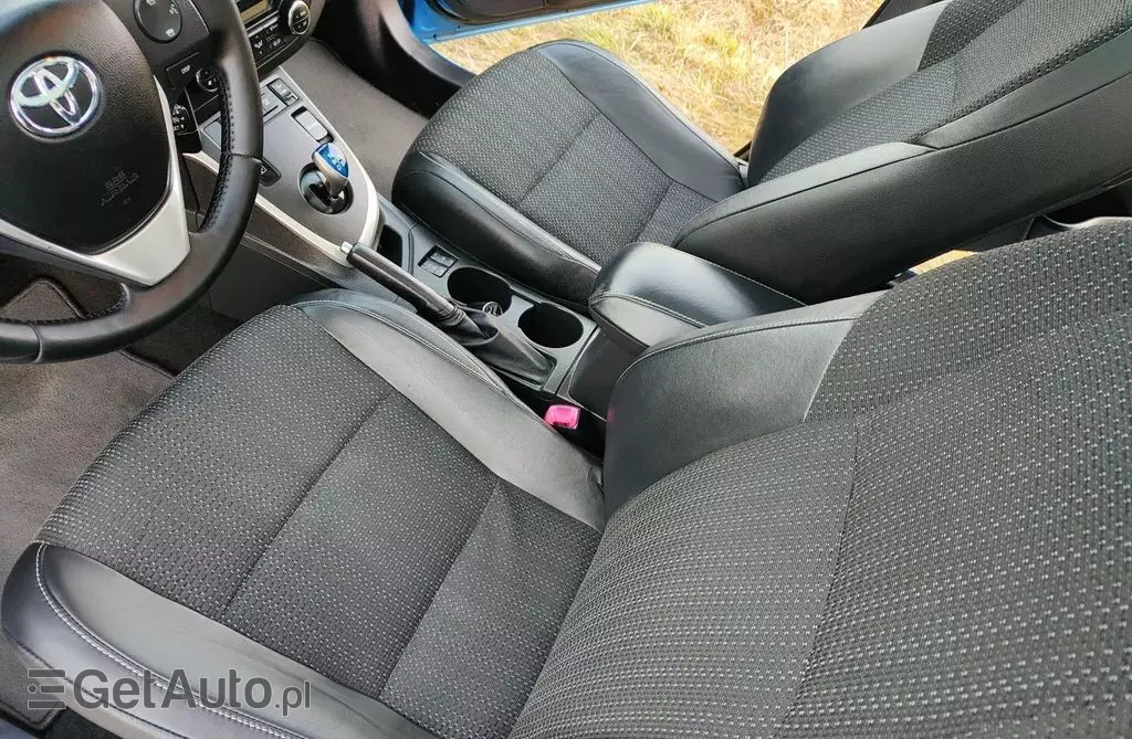 TOYOTA Auris 1.8 VVT-i (136 KM) Hybrid E-CVT