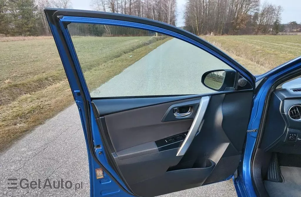 TOYOTA Auris 1.8 VVT-i (136 KM) Hybrid E-CVT