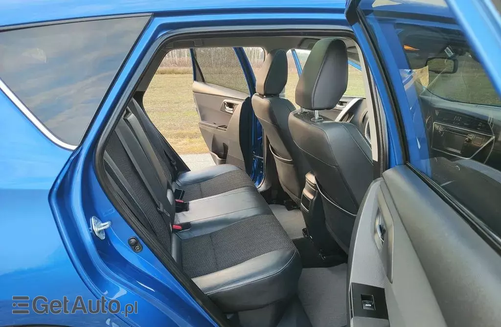 TOYOTA Auris 1.8 VVT-i (136 KM) Hybrid E-CVT